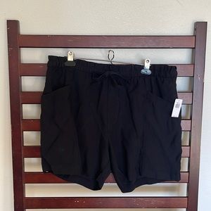 Old navy black Bermuda shorts